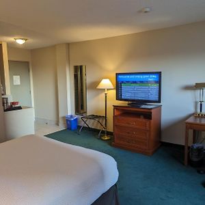 Nomad Hotel & Suites